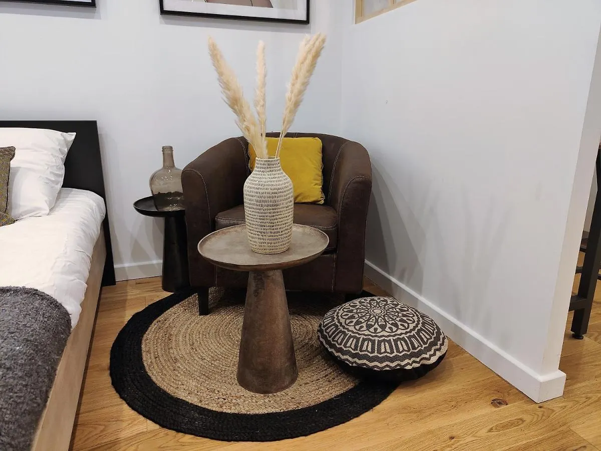 Elegant Studio Paris - Montmartre Apartment France