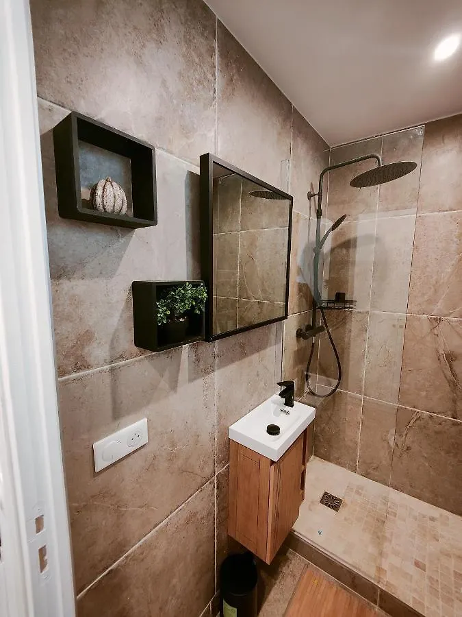 Elegant Studio Paris - Montmartre Apartment 0*,