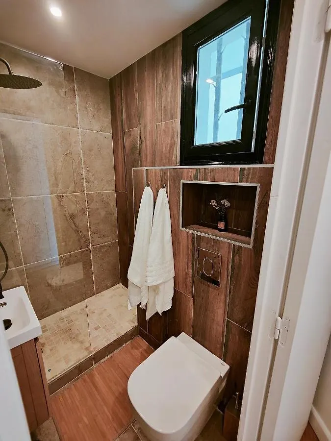 Elegant Studio Paris - Montmartre Apartment
